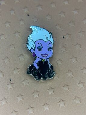 💜Disney Ursula Pin